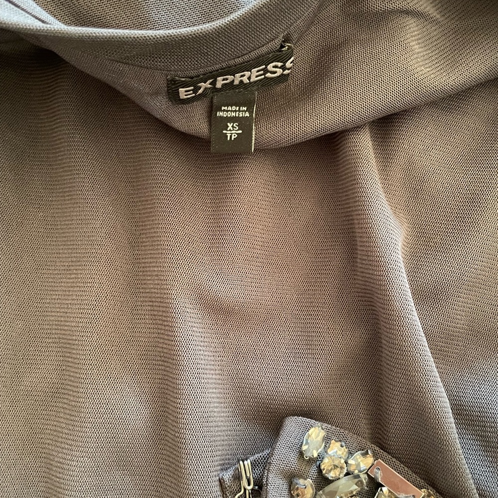 Gray top - Picture 2 of 2